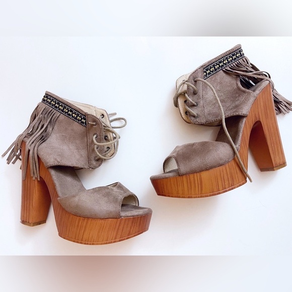 Mi.iM Taupe Platform Heels with Fringe and Wood Accents Boho Festival - Picture 10 of 11